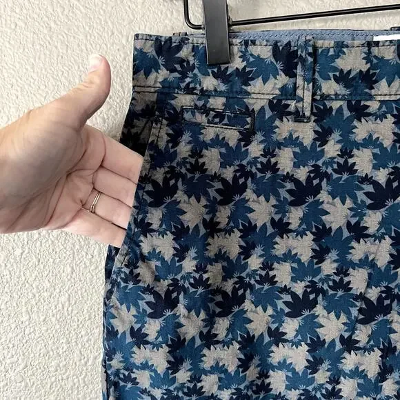 Original Penguin Mens 9" Slim Fit Casual Tropical Print Cotton Chino Shorts 30 - Picture 2 of 7